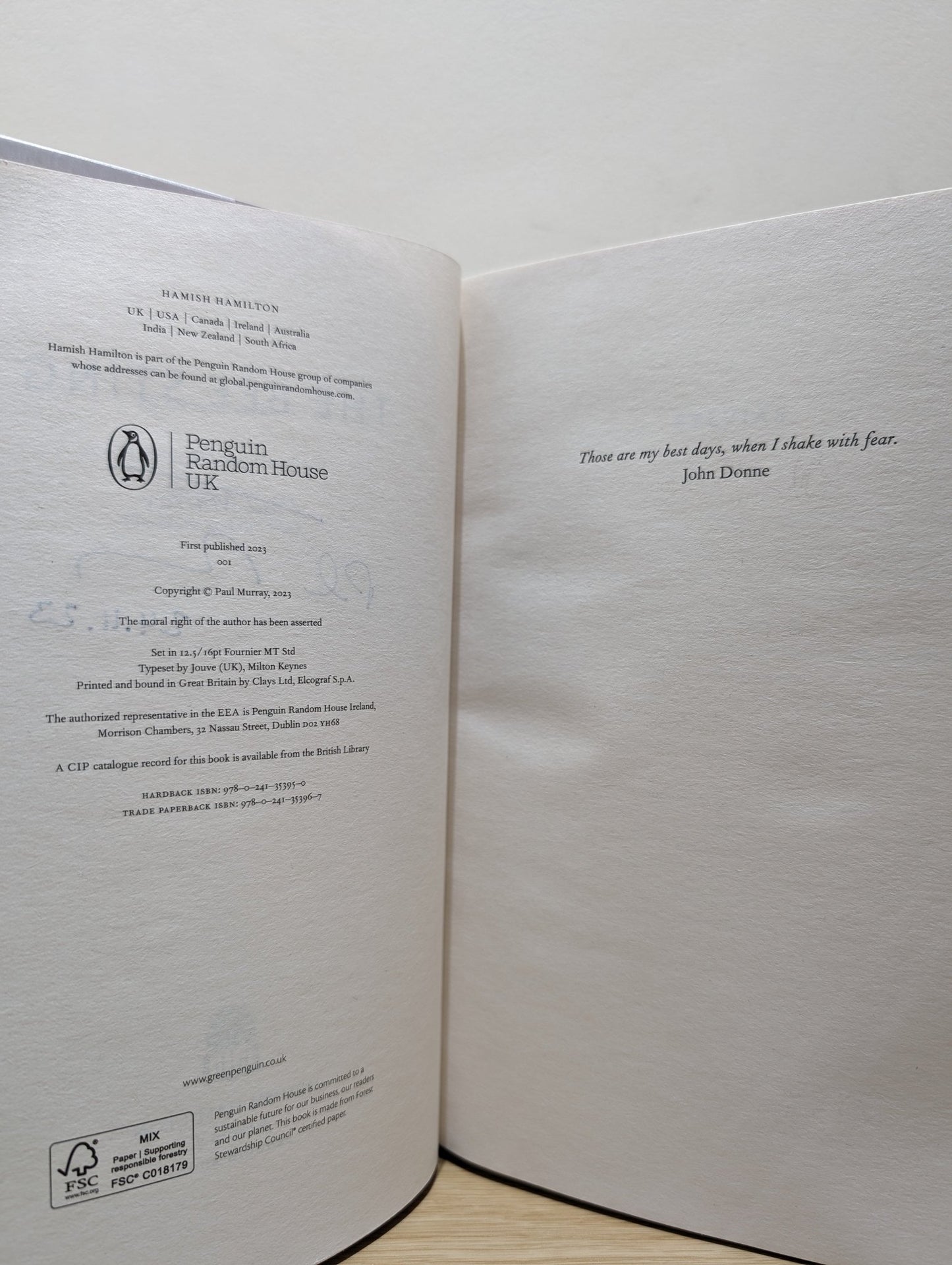 The Bee Sting by Paul Murray (Signed Dated First Edition) - Fialta Books