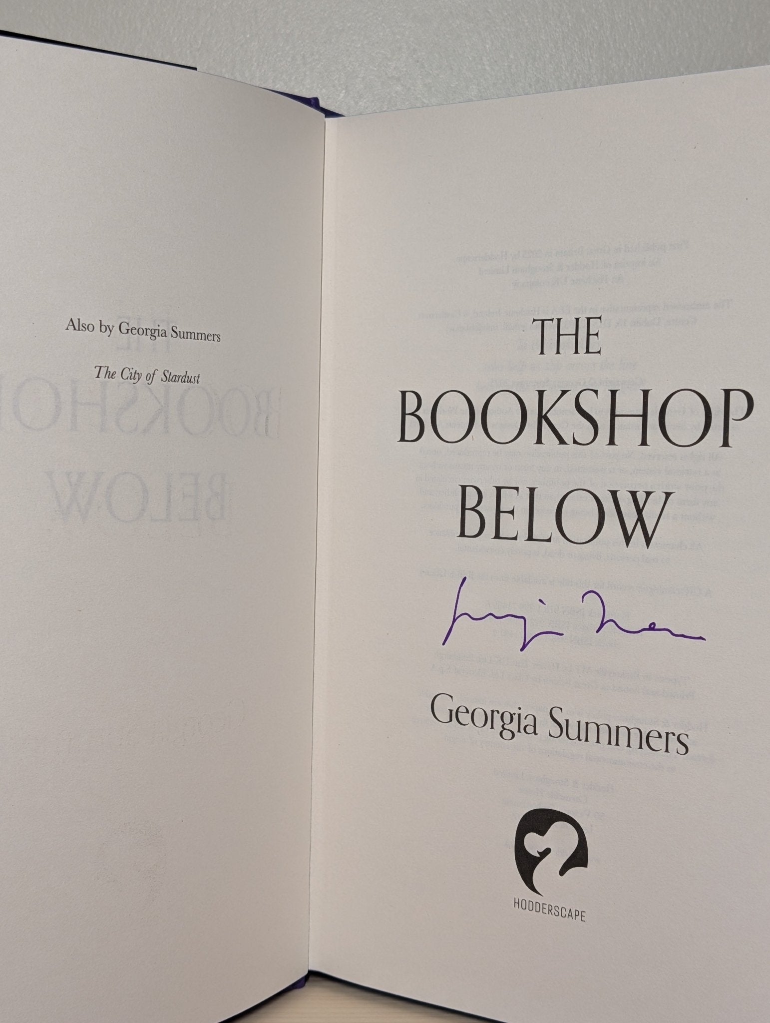 The Bookshop Below by Georgia Summers (Signed First Edition with sprayed edges) - Fialta Books