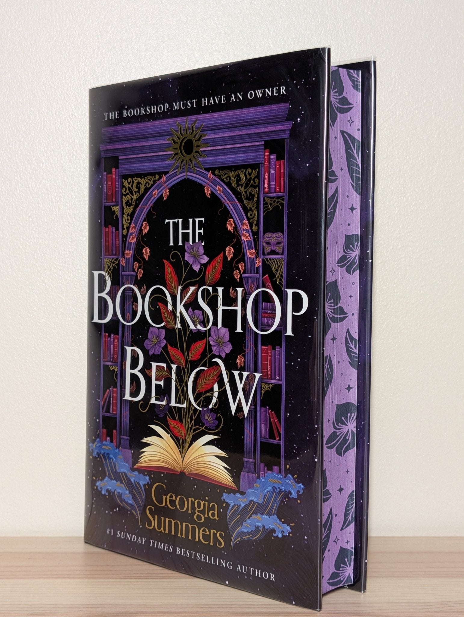The Bookshop Below by Georgia Summers (Signed Numbered Edition with sprayed edges) - Fialta Books
