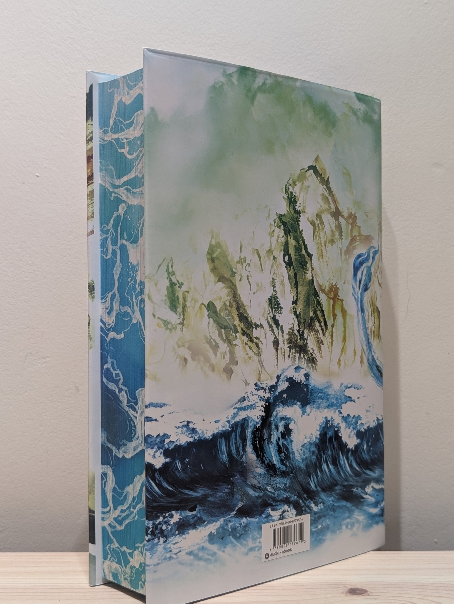 The Dragon Republic: Collector's Edition with sprayed edges by R.F. Kuang - Fialta Books