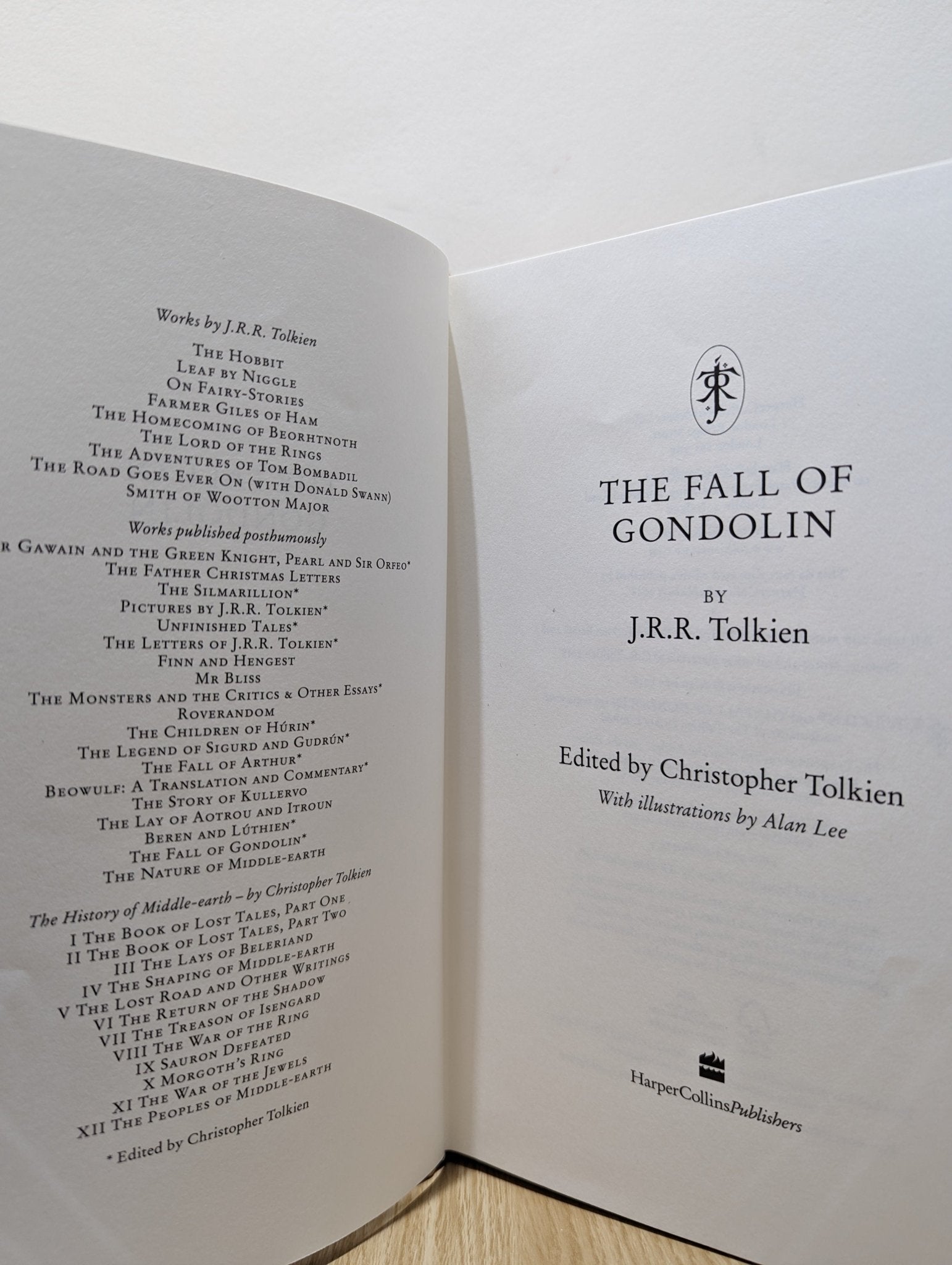 The Fall of Gondolin by J. R. R. Tolkien (Deluxe Slipcase edition) - Fialta Books