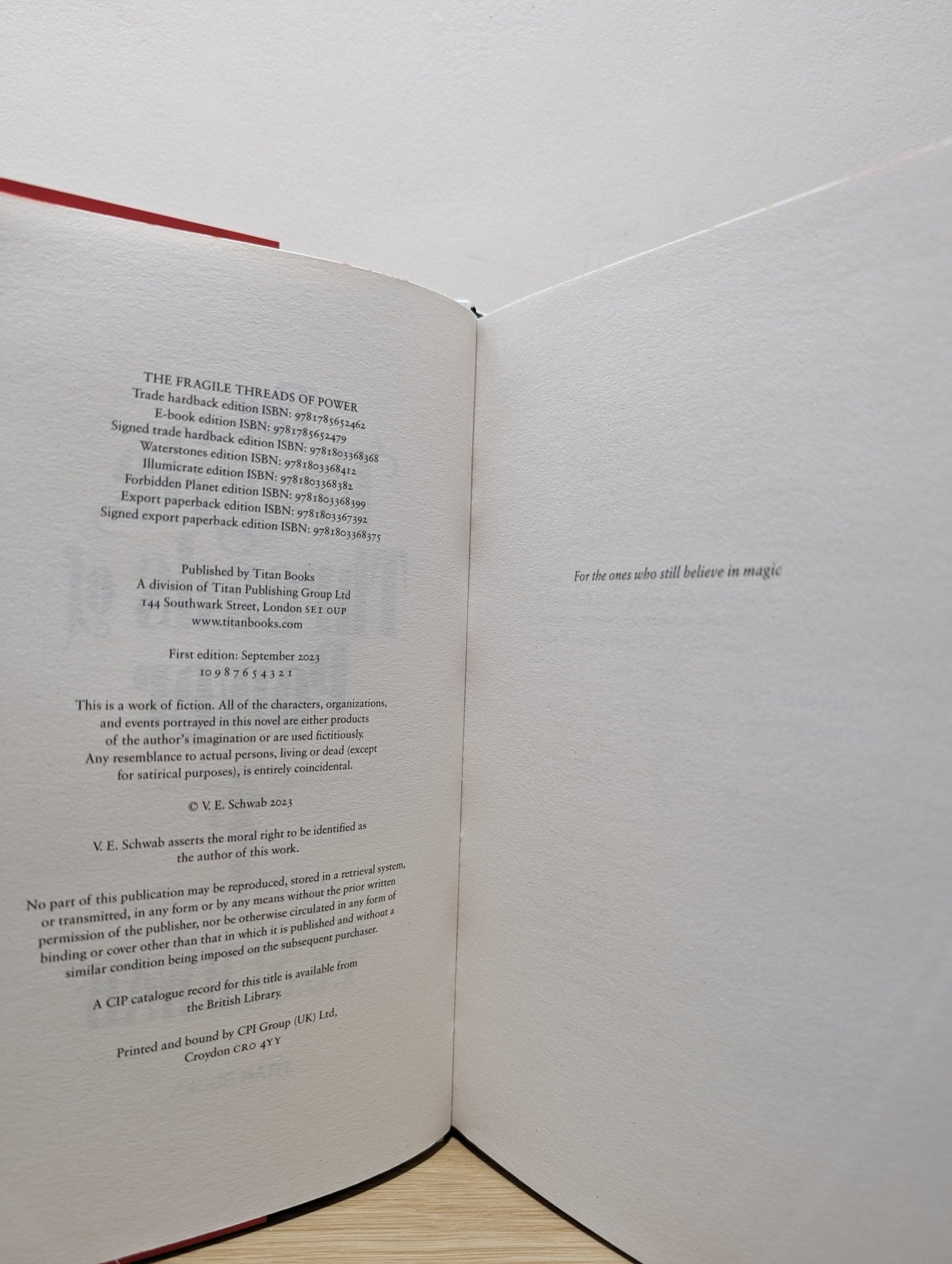 The Fragile Threads of Power by V.E. Schwab (Signed Special Edition with sprayed edges) - Fialta Books
