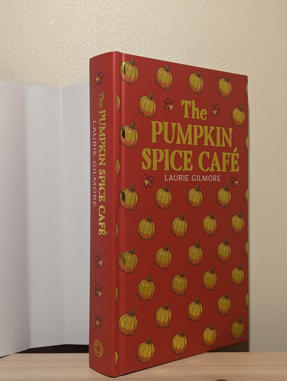 The Pumpkin Spice Café: Deluxe Edition by Laurie Gilmore - Fialta Books