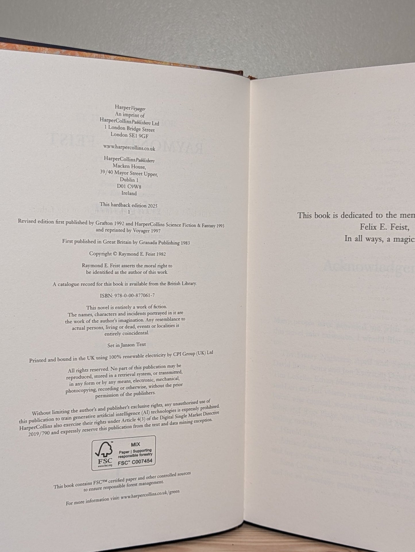 The Riftwar Saga by Raymond E. Feist (Deluxe Edition with sprayed edges) - Fialta Books