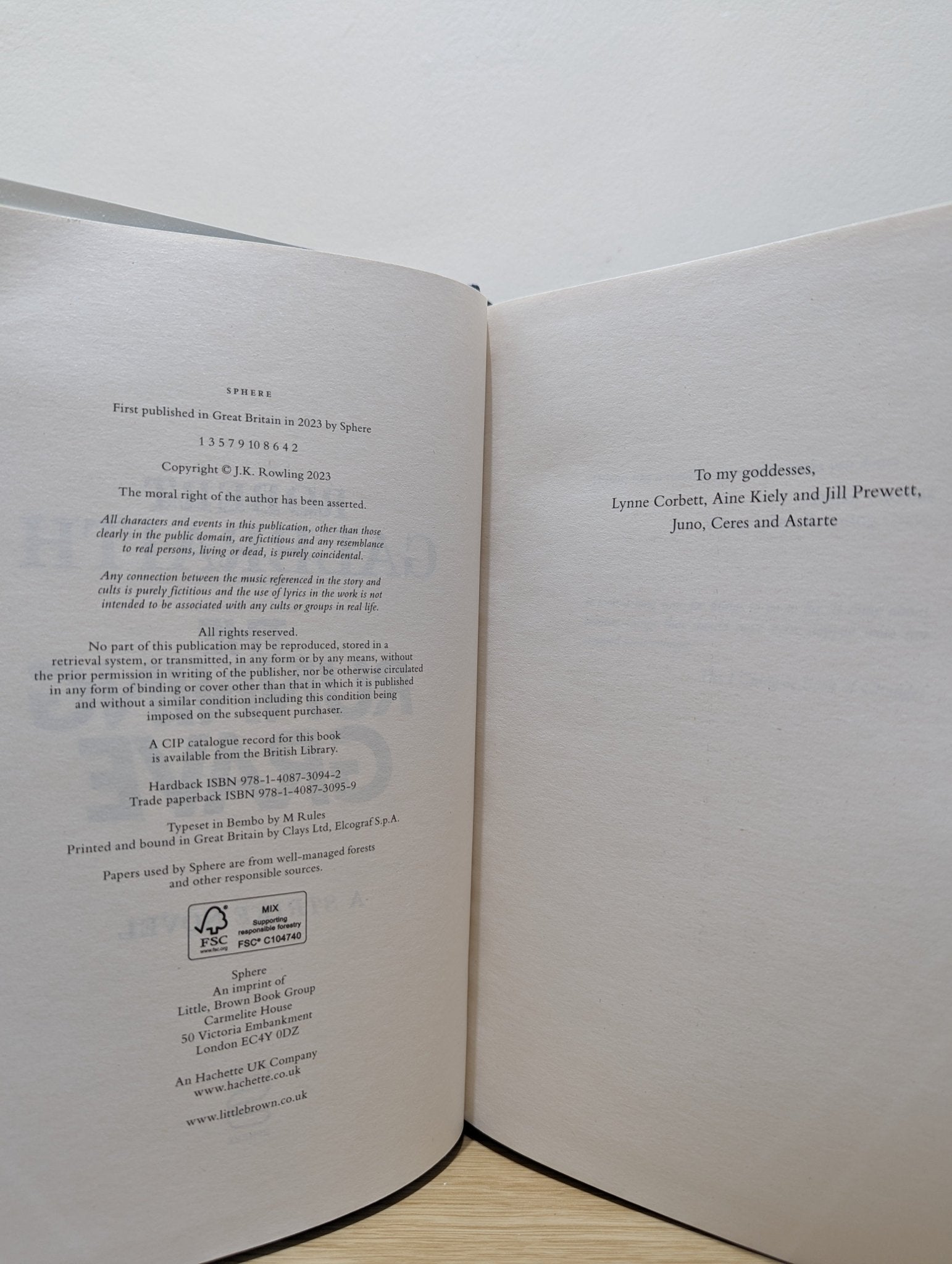 The Running Grave: Cormoran Strike Book 7 by Robert Galbraith (First Edition) - Fialta Books