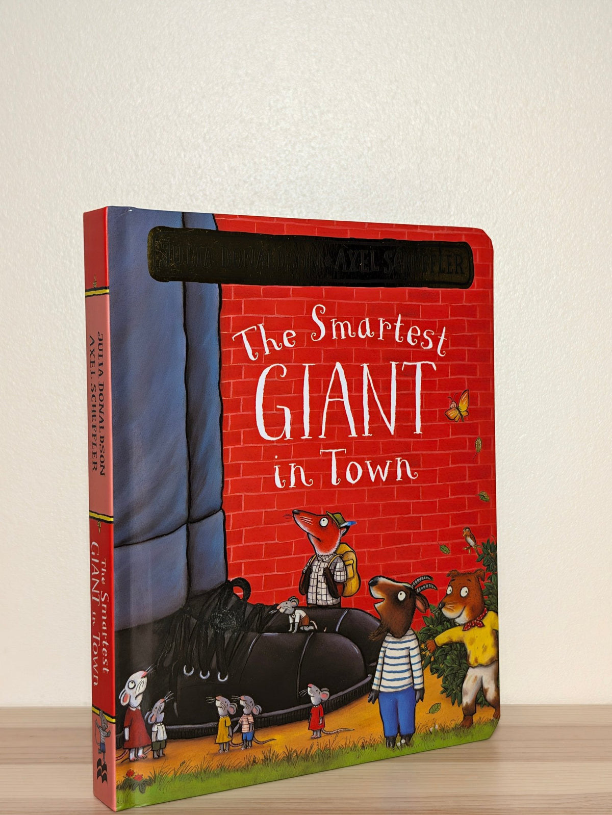 The Smartest Giant in Town by Julia Donaldson (Signed Edition) - Fialta Books