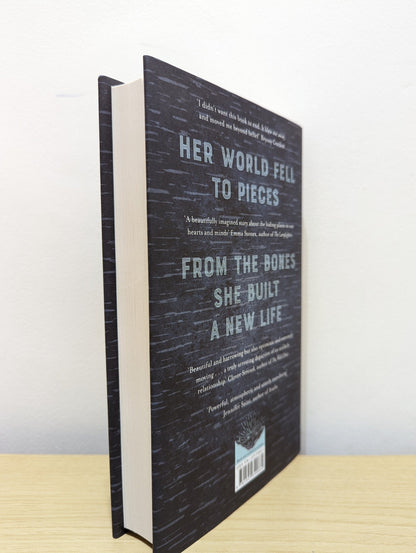 The Stranding by Kate Sawyer (Signed First Edition) - Fialta Books