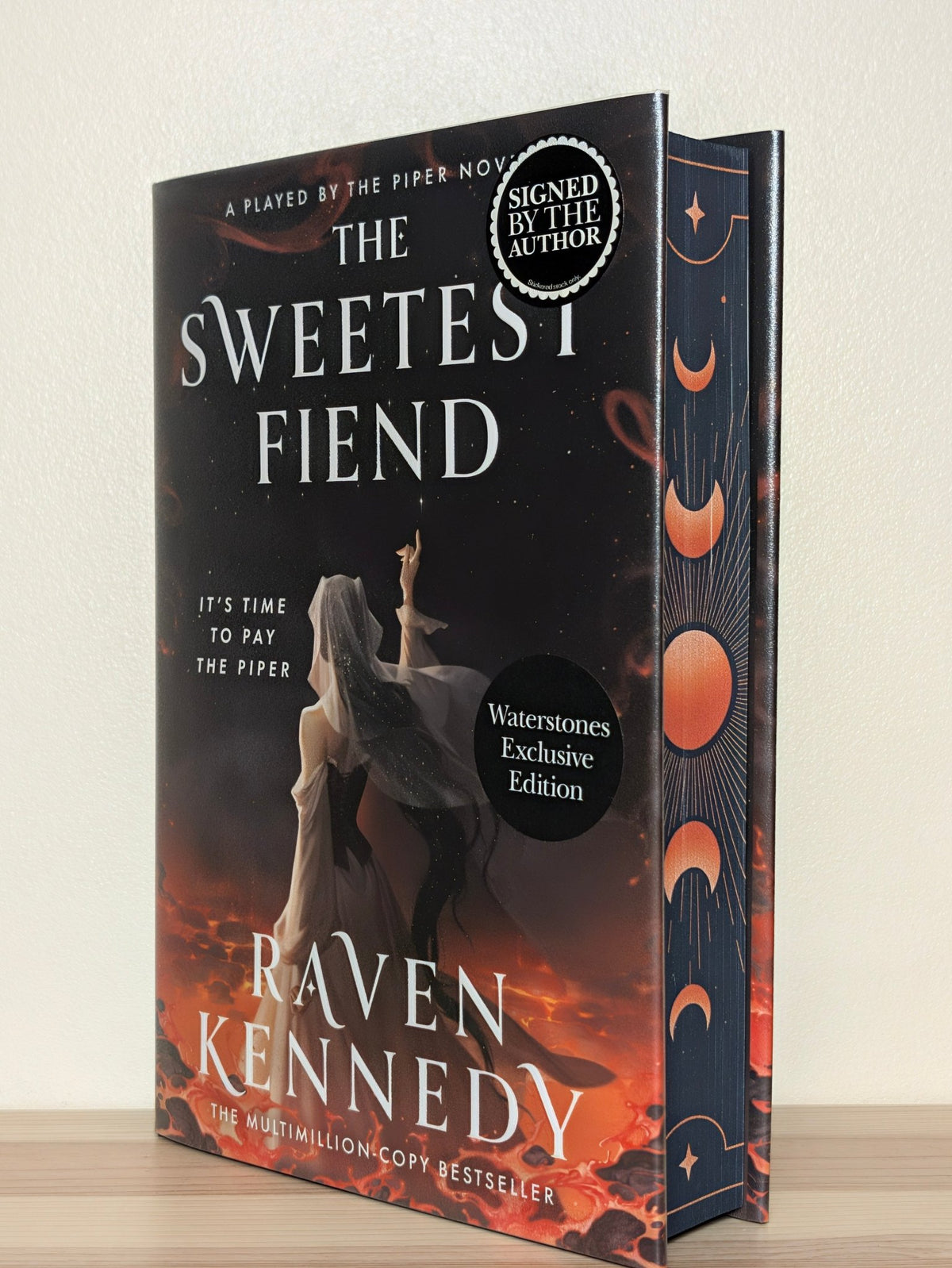 The Sweetest Fiend by Raven Kennedy (Signed Edition with sprayed edges) - Fialta Books