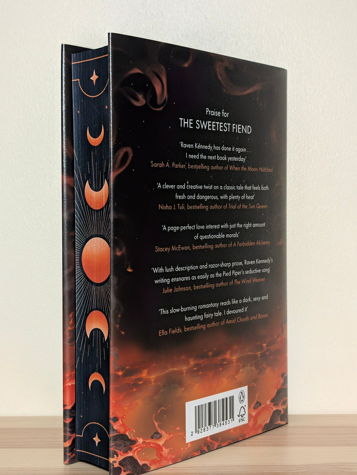 The Sweetest Fiend by Raven Kennedy (Signed Edition with sprayed edges) - Fialta Books