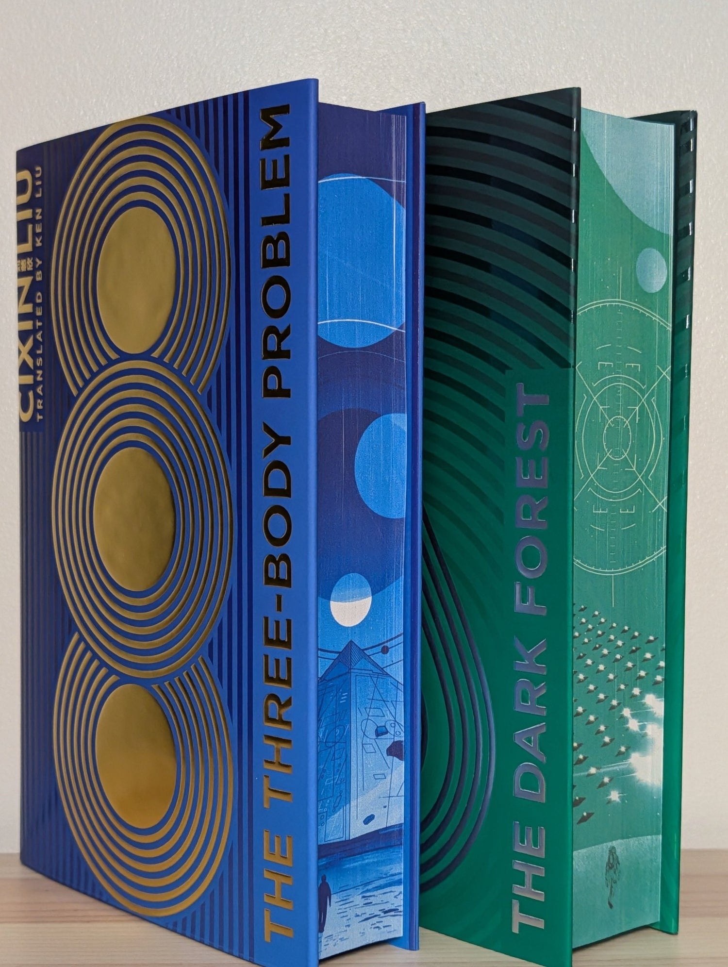 The Three - Body Problem; Dark Forest by Cixin Liu (Special Edition with sprayed edges) - Fialta Books