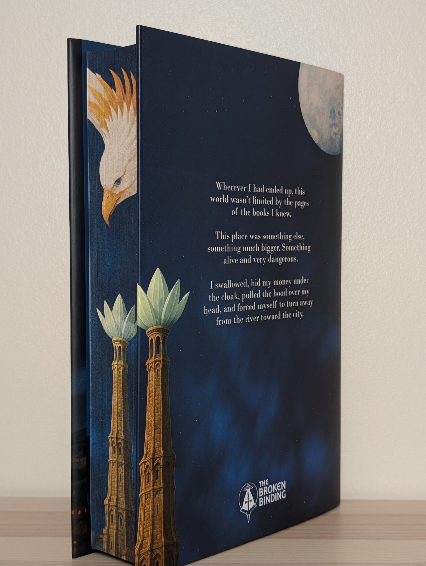 This Kingdom Will Not Kill Me by Ilona Andrews (Signed with sprayed edges) - Fialta Books