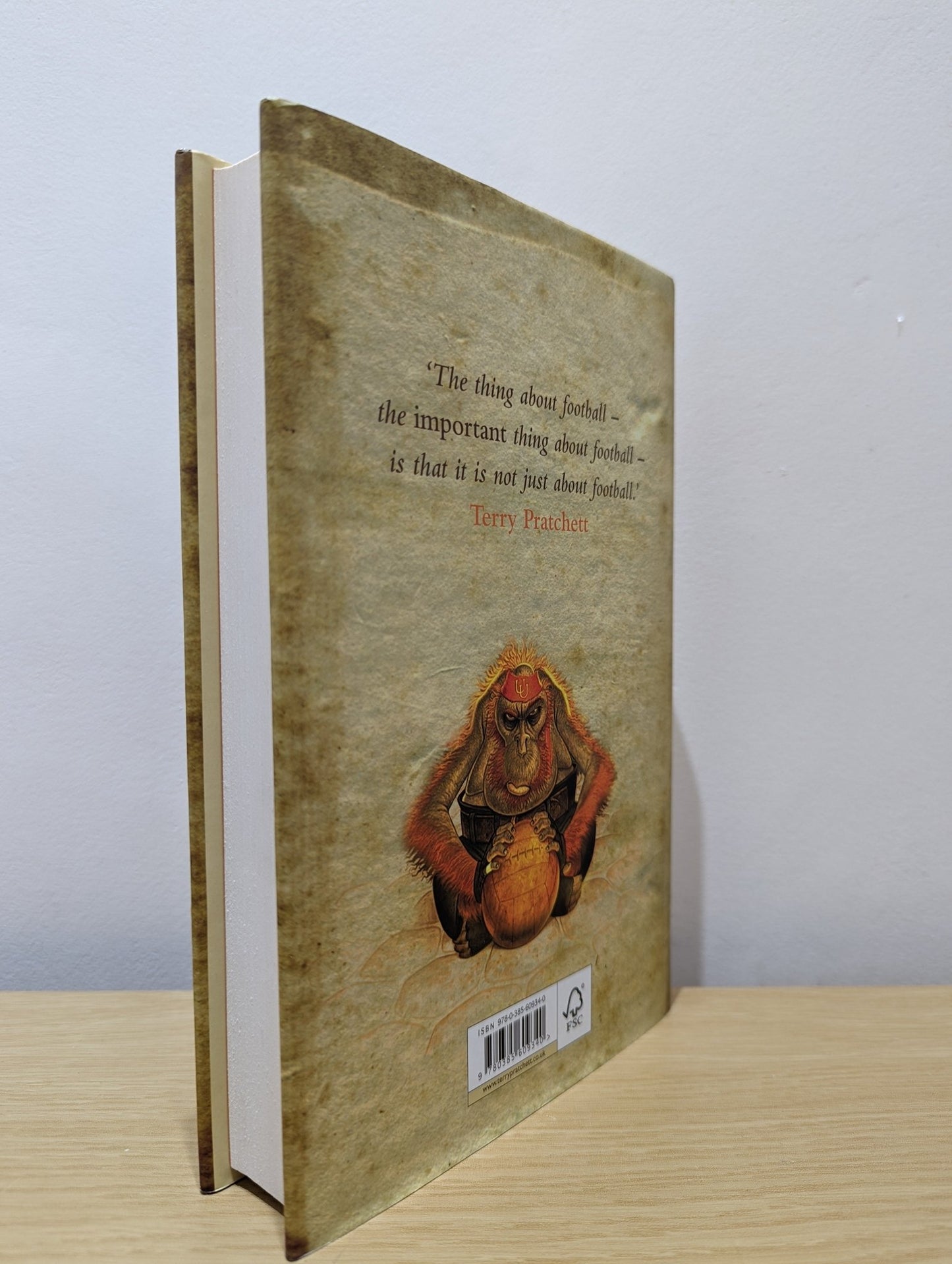 Unseen Academicals: by Terry Pratchett (First Edition) - Fialta Books
