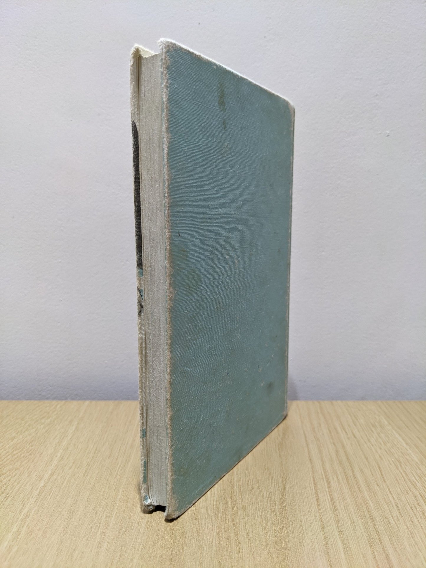 White Fang by Jack London - Fialta Books