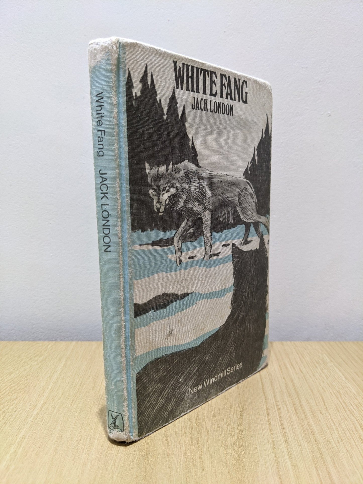 White Fang by Jack London - Fialta Books