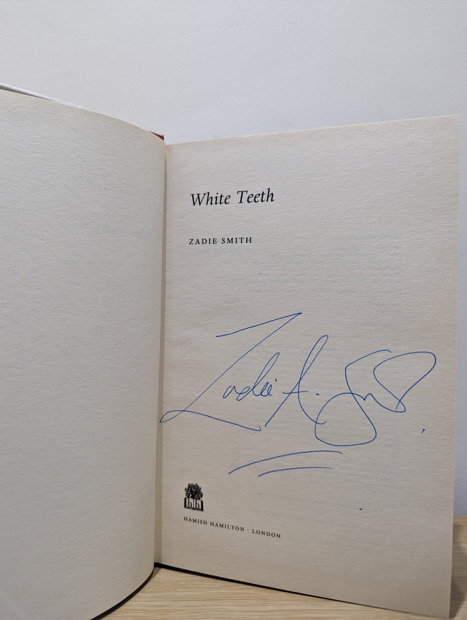 White Teeth by Zadie Smith (Signed First Edition) - Fialta Books