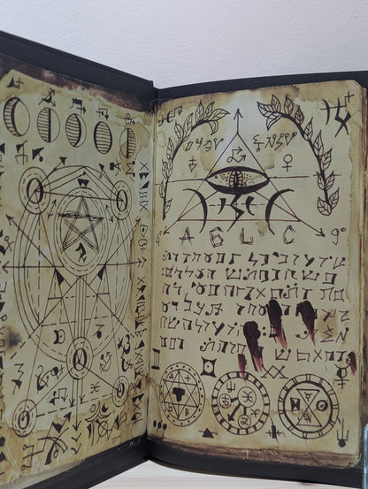Witchcraft for Wayward Girls by Grady Hendrix (Signed Numbered Edition with sprayed edges) - Fialta Books